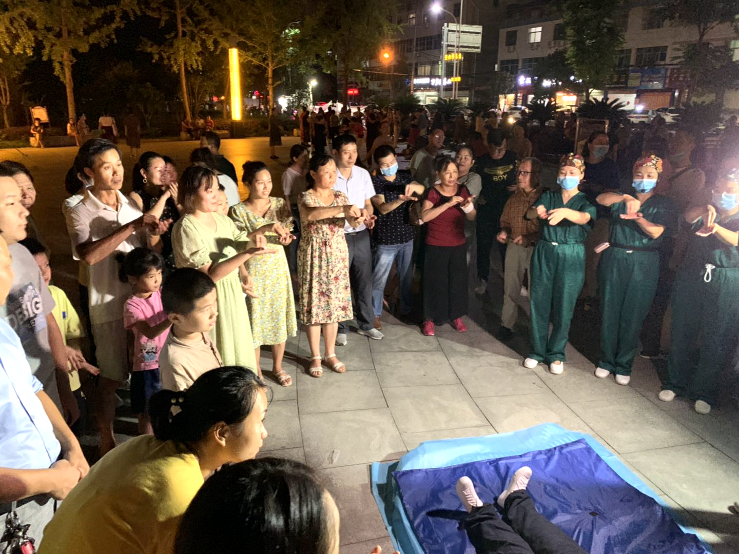 午夜精品白在线观看