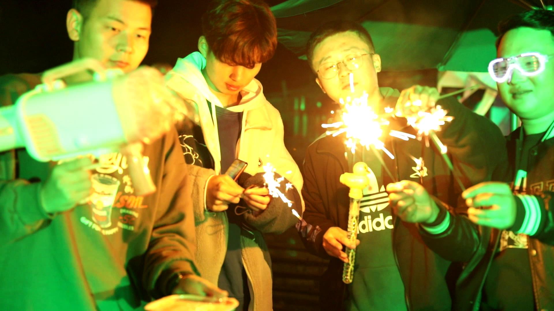 午夜精品白在线观看