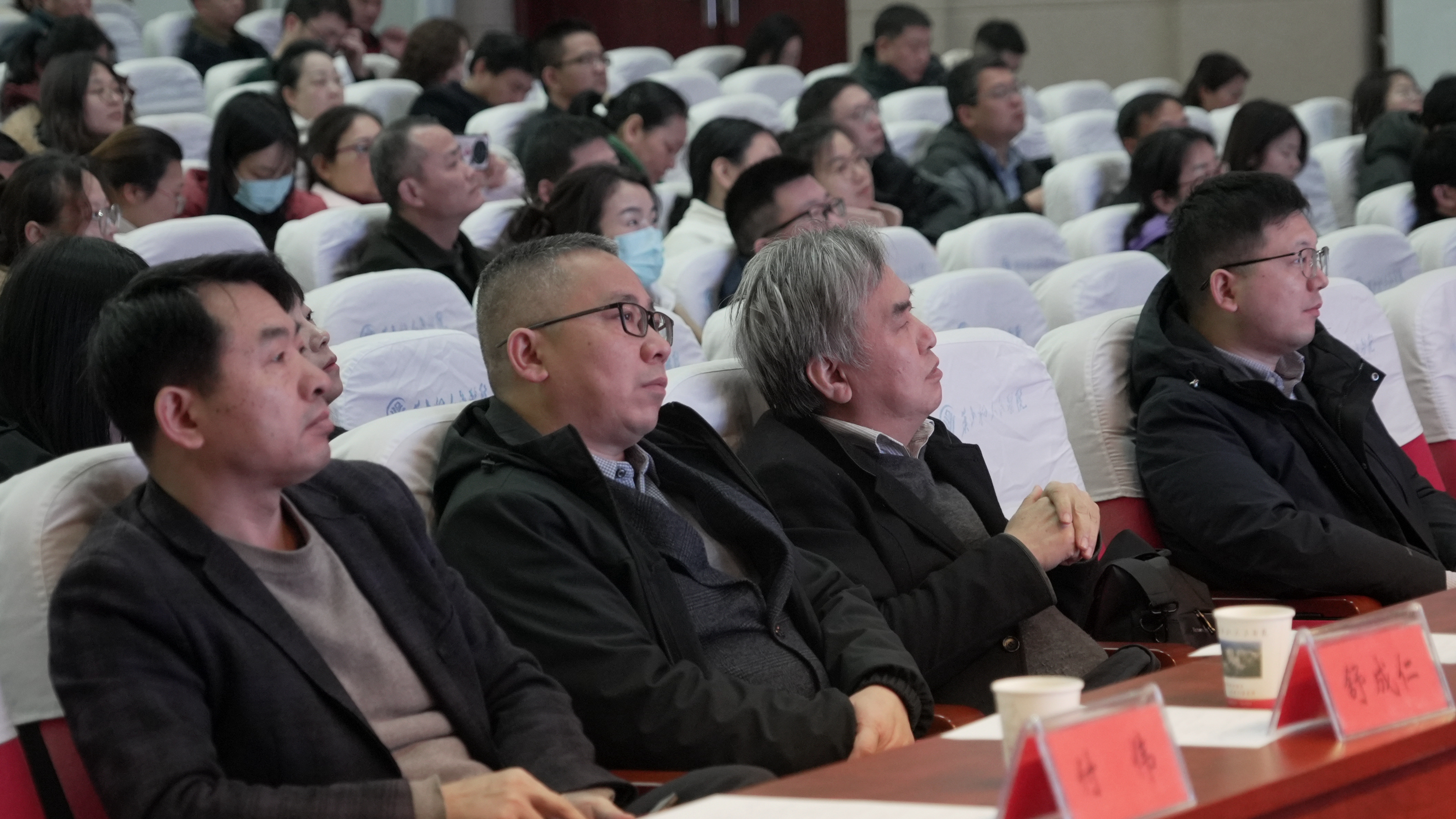 午夜精品白在线观看